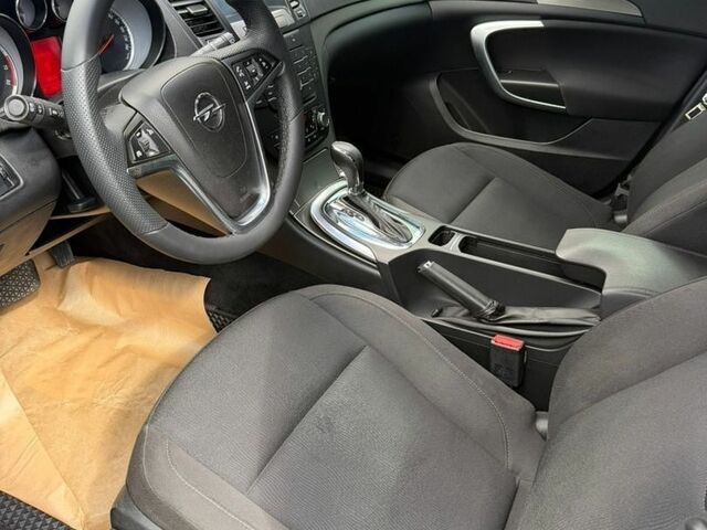 Белый Опель Инсигния, объемом двигателя 2 л и пробегом 196 тыс. км за 7499 $, фото 11 на Automoto.ua