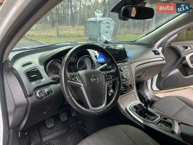 Білий Опель Інсігнія, об'ємом двигуна 2.8 л та пробігом 265 тис. км за 6500 $, фото 27 на Automoto.ua