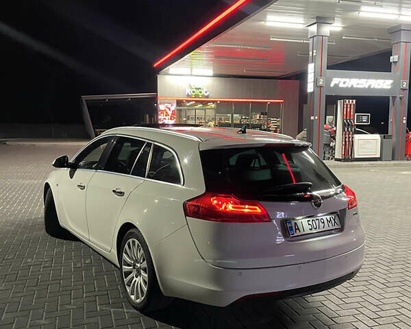 Білий Опель Інсігнія, об'ємом двигуна 1.96 л та пробігом 300 тис. км за 8000 $, фото 20 на Automoto.ua