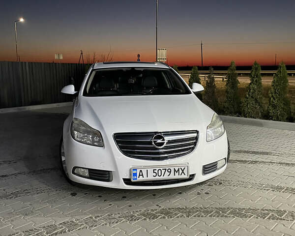 Білий Опель Інсігнія, об'ємом двигуна 1.96 л та пробігом 300 тис. км за 8000 $, фото 51 на Automoto.ua