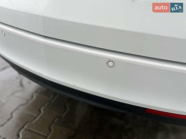 Белый Опель Инсигния, объемом двигателя 1.96 л и пробегом 235 тыс. км за 6450 $, фото 21 на Automoto.ua