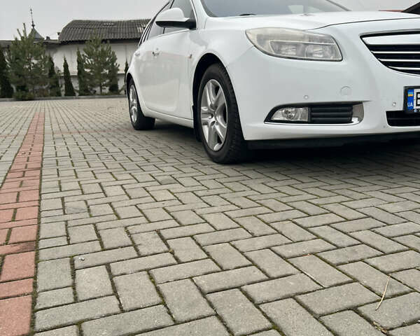 Белый Опель Инсигния, объемом двигателя 1.96 л и пробегом 324 тыс. км за 7100 $, фото 1 на Automoto.ua