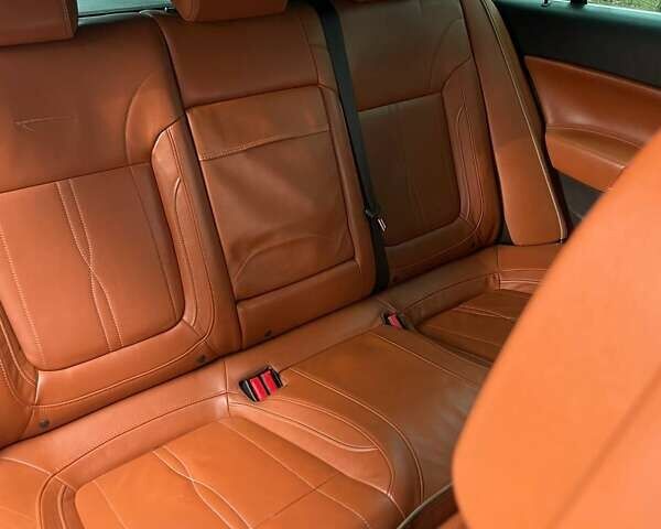 Белый Опель Инсигния, объемом двигателя 2 л и пробегом 359 тыс. км за 8500 $, фото 11 на Automoto.ua