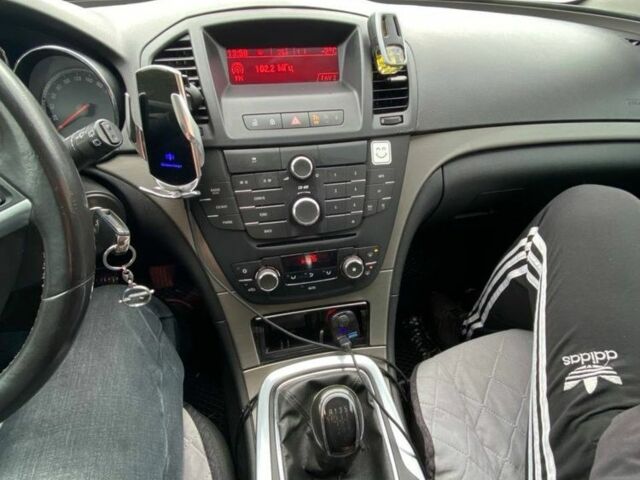 Белый Опель Инсигния, объемом двигателя 2 л и пробегом 310 тыс. км за 6800 $, фото 7 на Automoto.ua