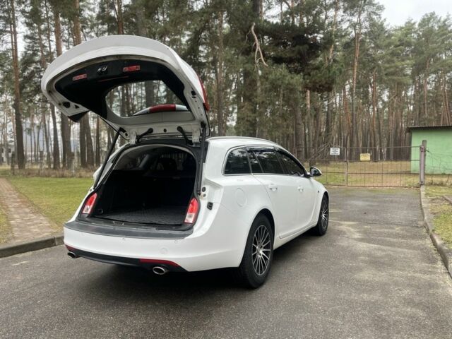 Белый Опель Инсигния, объемом двигателя 2.8 л и пробегом 265 тыс. км за 6500 $, фото 14 на Automoto.ua