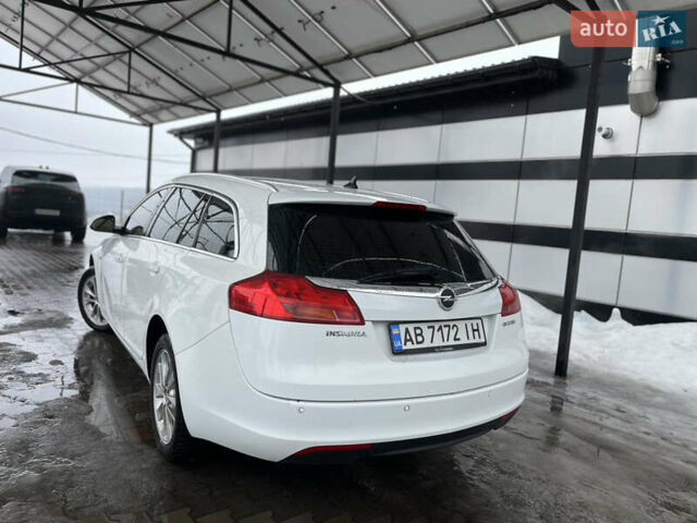Белый Опель Инсигния, объемом двигателя 1.96 л и пробегом 235 тыс. км за 6450 $, фото 3 на Automoto.ua
