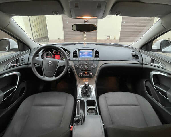 Белый Опель Инсигния, объемом двигателя 1.96 л и пробегом 260 тыс. км за 7700 $, фото 20 на Automoto.ua