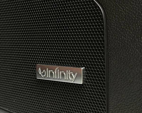 Белый Опель Инсигния, объемом двигателя 2 л и пробегом 359 тыс. км за 8500 $, фото 10 на Automoto.ua