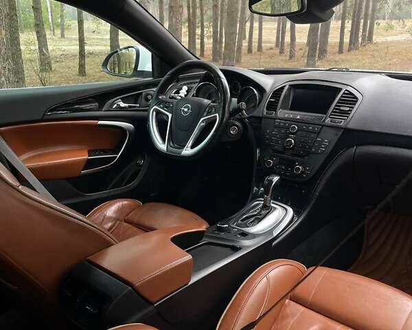 Белый Опель Инсигния, объемом двигателя 2 л и пробегом 359 тыс. км за 8500 $, фото 8 на Automoto.ua