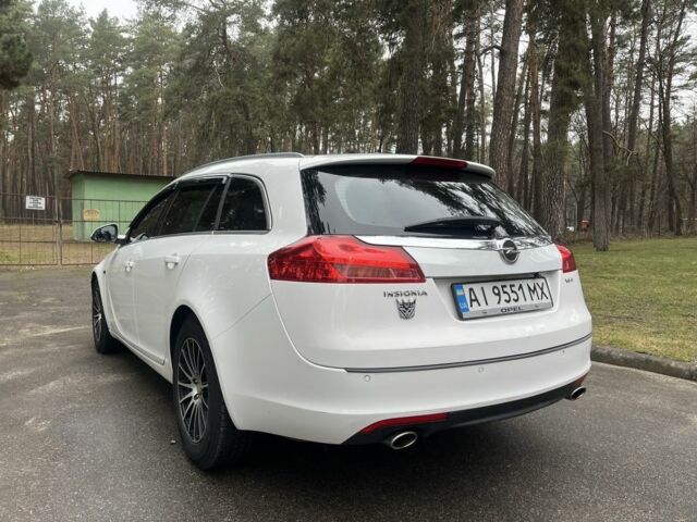 Белый Опель Инсигния, объемом двигателя 2.8 л и пробегом 265 тыс. км за 6500 $, фото 11 на Automoto.ua