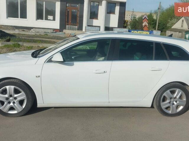 Білий Опель Інсігнія, об'ємом двигуна 2 л та пробігом 302 тис. км за 8000 $, фото 1 на Automoto.ua