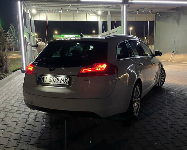 Білий Опель Інсігнія, об'ємом двигуна 1.96 л та пробігом 300 тис. км за 8000 $, фото 41 на Automoto.ua