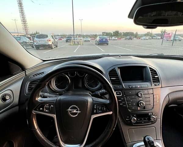 Белый Опель Инсигния, объемом двигателя 1.96 л и пробегом 220 тыс. км за 8300 $, фото 15 на Automoto.ua