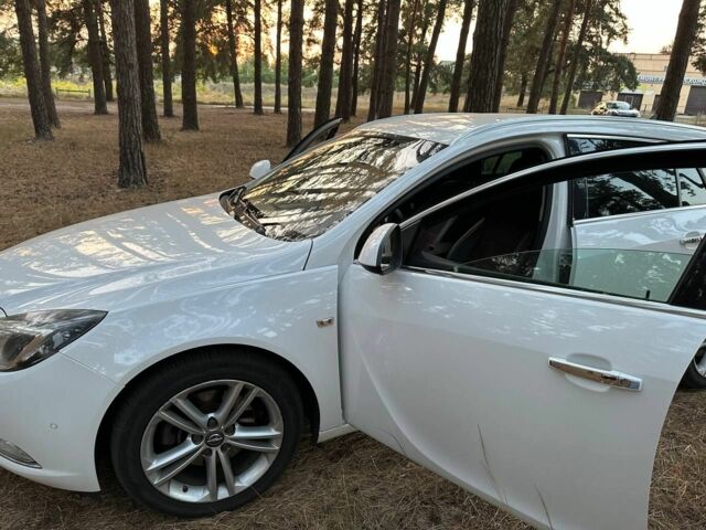 Білий Опель Інсігнія, об'ємом двигуна 2 л та пробігом 281 тис. км за 7000 $, фото 7 на Automoto.ua