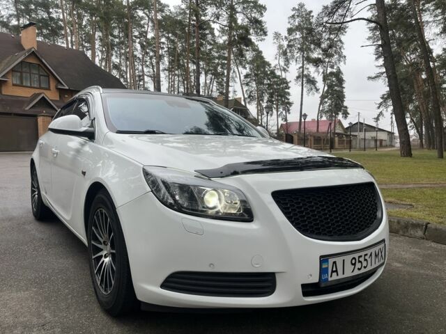 Белый Опель Инсигния, объемом двигателя 2.8 л и пробегом 265 тыс. км за 6500 $, фото 5 на Automoto.ua