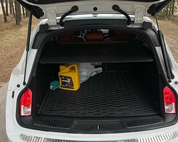 Белый Опель Инсигния, объемом двигателя 2 л и пробегом 359 тыс. км за 8500 $, фото 7 на Automoto.ua