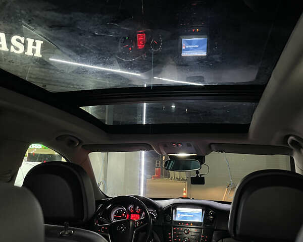 Білий Опель Інсігнія, об'ємом двигуна 1.96 л та пробігом 300 тис. км за 8000 $, фото 37 на Automoto.ua