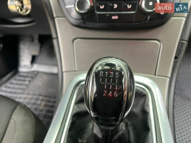 Білий Опель Інсігнія, об'ємом двигуна 2.8 л та пробігом 265 тис. км за 6500 $, фото 31 на Automoto.ua