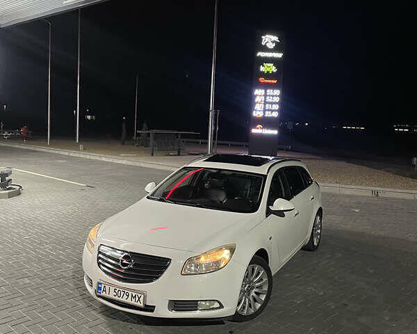 Білий Опель Інсігнія, об'ємом двигуна 1.96 л та пробігом 300 тис. км за 8000 $, фото 10 на Automoto.ua