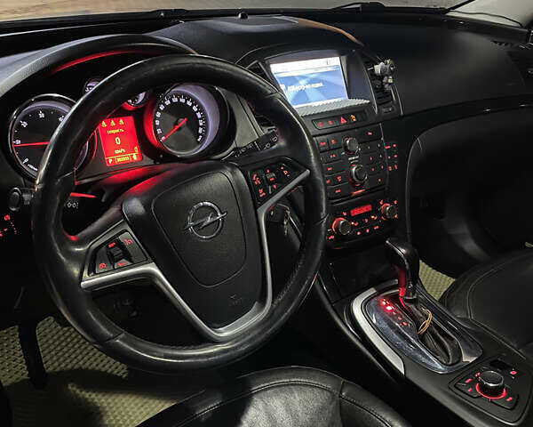 Білий Опель Інсігнія, об'ємом двигуна 1.96 л та пробігом 300 тис. км за 8000 $, фото 48 на Automoto.ua