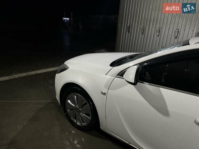 Белый Опель Инсигния, объемом двигателя 1.96 л и пробегом 295 тыс. км за 6450 $, фото 7 на Automoto.ua