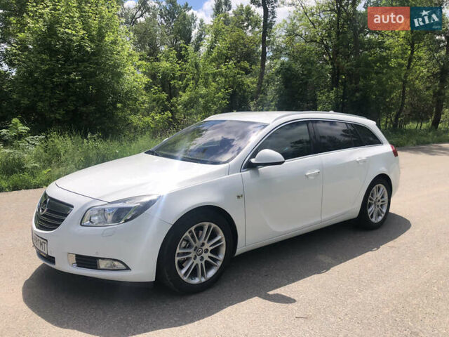 Белый Опель Инсигния, объемом двигателя 2 л и пробегом 219 тыс. км за 7950 $, фото 20 на Automoto.ua