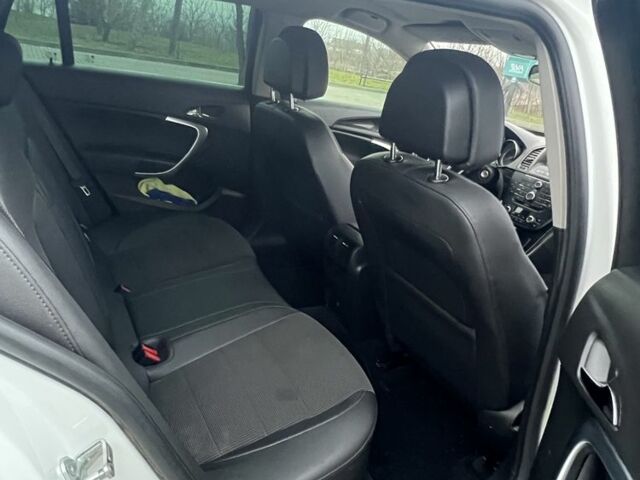 Белый Опель Инсигния, объемом двигателя 2 л и пробегом 324 тыс. км за 7000 $, фото 15 на Automoto.ua