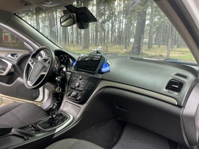 Белый Опель Инсигния, объемом двигателя 2.8 л и пробегом 265 тыс. км за 6500 $, фото 20 на Automoto.ua