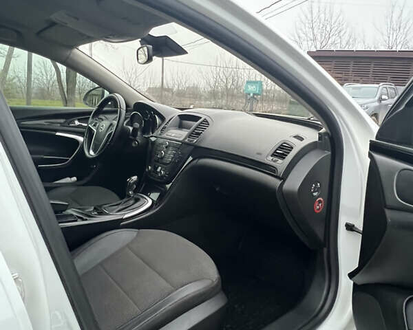 Белый Опель Инсигния, объемом двигателя 1.96 л и пробегом 324 тыс. км за 7100 $, фото 10 на Automoto.ua