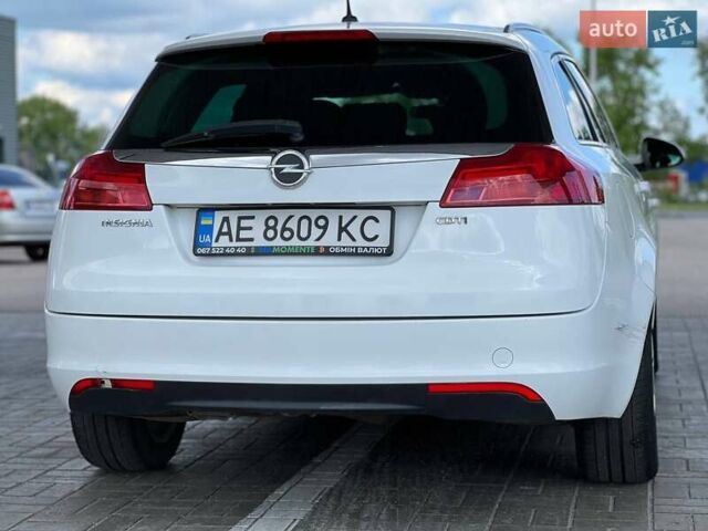 Білий Опель Інсігнія, об'ємом двигуна 2 л та пробігом 290 тис. км за 7900 $, фото 10 на Automoto.ua