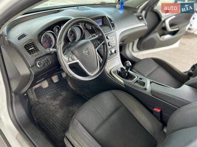 Білий Опель Інсігнія, об'ємом двигуна 2 л та пробігом 290 тис. км за 7900 $, фото 12 на Automoto.ua
