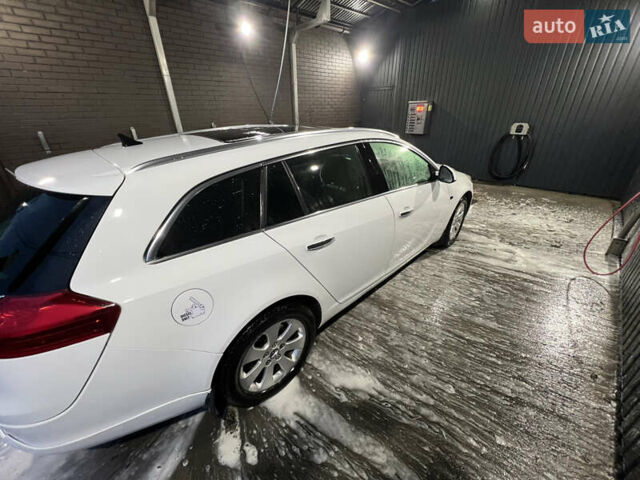 Білий Опель Інсігнія, об'ємом двигуна 2 л та пробігом 263 тис. км за 7700 $, фото 3 на Automoto.ua