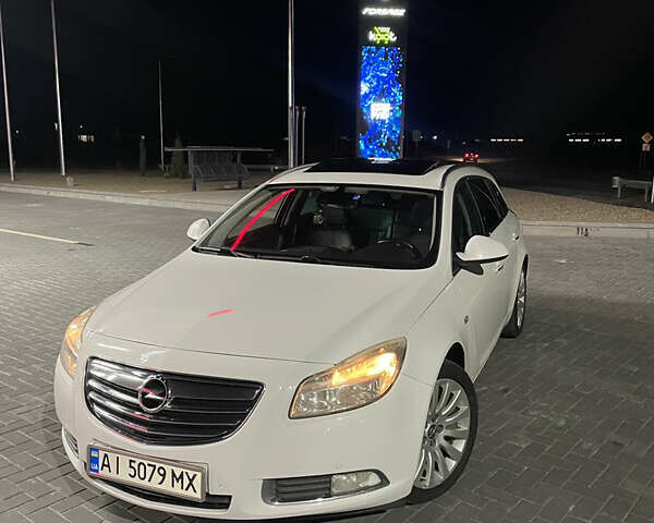 Білий Опель Інсігнія, об'ємом двигуна 1.96 л та пробігом 300 тис. км за 8000 $, фото 22 на Automoto.ua