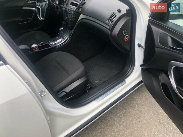 Білий Опель Інсігнія, об'ємом двигуна 2 л та пробігом 324 тис. км за 6600 $, фото 11 на Automoto.ua