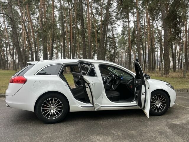 Белый Опель Инсигния, объемом двигателя 2.8 л и пробегом 265 тыс. км за 6500 $, фото 18 на Automoto.ua