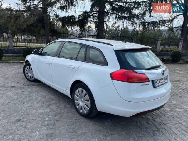 Белый Опель Инсигния, объемом двигателя 2 л и пробегом 236 тыс. км за 7200 $, фото 12 на Automoto.ua