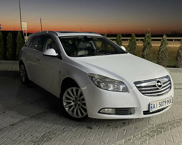 Білий Опель Інсігнія, об'ємом двигуна 1.96 л та пробігом 300 тис. км за 8000 $, фото 50 на Automoto.ua