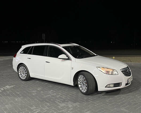 Білий Опель Інсігнія, об'ємом двигуна 1.96 л та пробігом 300 тис. км за 8000 $, фото 15 на Automoto.ua