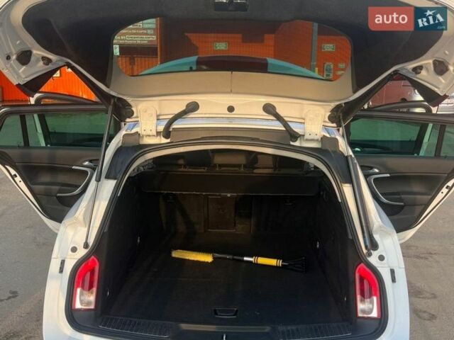Белый Опель Инсигния, объемом двигателя 1.96 л и пробегом 290 тыс. км за 7999 $, фото 13 на Automoto.ua