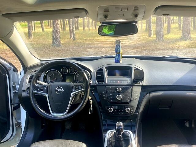 Білий Опель Інсігнія, об'ємом двигуна 1.6 л та пробігом 310 тис. км за 7300 $, фото 12 на Automoto.ua