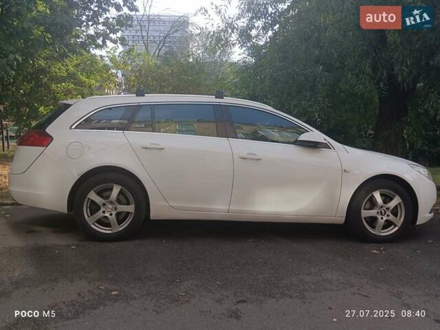 Белый Опель Инсигния, объемом двигателя 1.96 л и пробегом 390 тыс. км за 7400 $, фото 2 на Automoto.ua