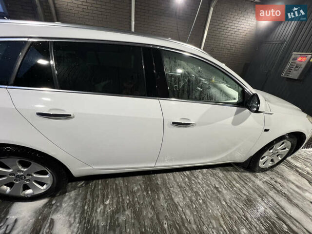 Білий Опель Інсігнія, об'ємом двигуна 2 л та пробігом 263 тис. км за 7700 $, фото 8 на Automoto.ua