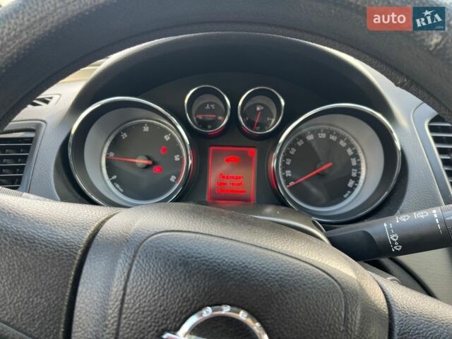 Белый Опель Инсигния, объемом двигателя 1.96 л и пробегом 236 тыс. км за 7800 $, фото 29 на Automoto.ua