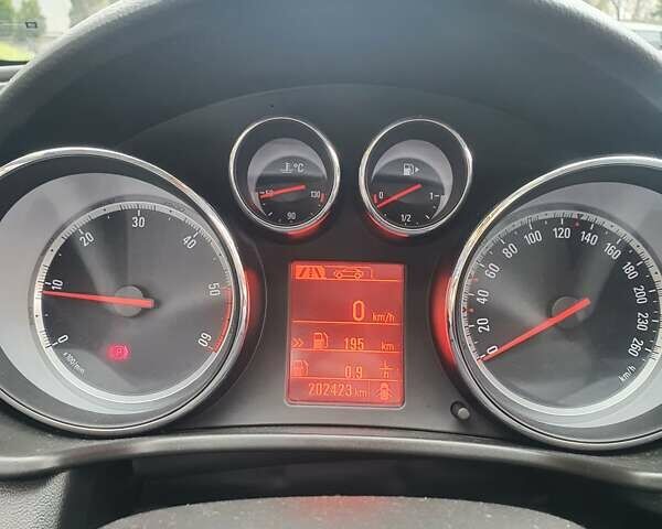 Опель Інсігнія 2012 у Мукачеве на Automoto.ua Білий Опель Інсігнія, об'ємом двигуна 2 л та пробігом 217 тис. км за 9400 $, фото 6 на Automoto.ua