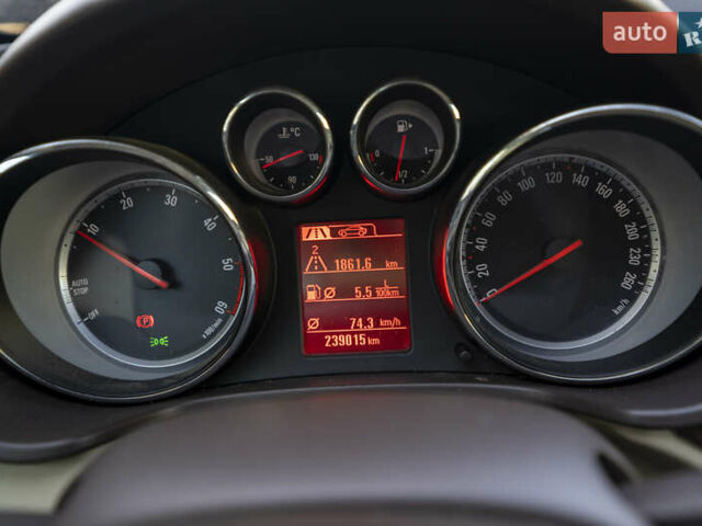 Білий Опель Інсігнія, об'ємом двигуна 1.96 л та пробігом 239 тис. км за 10300 $, фото 21 на Automoto.ua