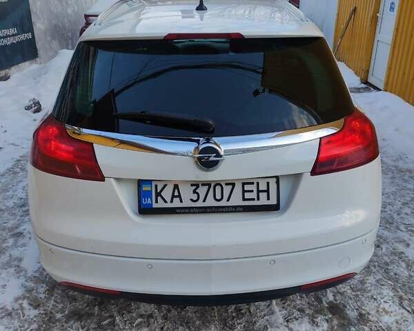 Белый Опель Инсигния, объемом двигателя 1.96 л и пробегом 302 тыс. км за 9500 $, фото 8 на Automoto.ua