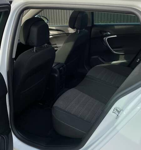 Белый Опель Инсигния, объемом двигателя 1.96 л и пробегом 274 тыс. км за 10200 $, фото 22 на Automoto.ua