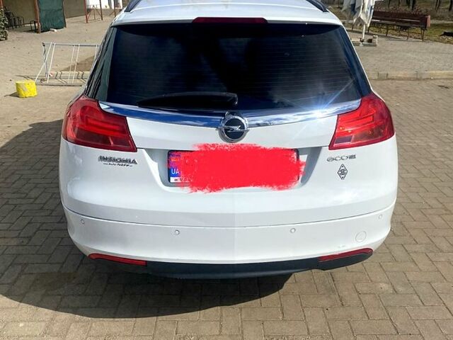 Белый Опель Инсигния, объемом двигателя 2 л и пробегом 200 тыс. км за 7500 $, фото 3 на Automoto.ua