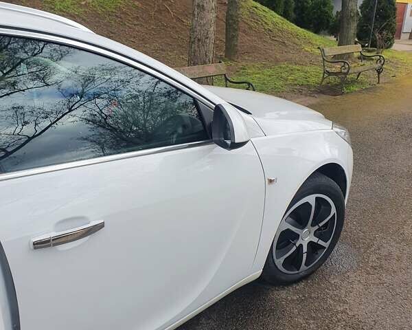 Опель Інсігнія 2012 у Мукачеве на Automoto.ua Білий Опель Інсігнія, об'ємом двигуна 2 л та пробігом 217 тис. км за 9400 $, фото 19 на Automoto.ua