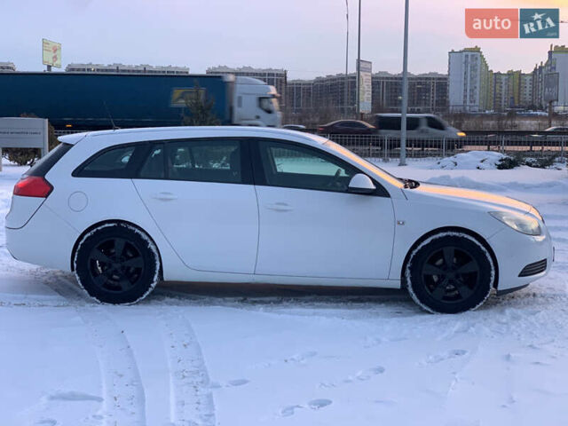 Белый Опель Инсигния, объемом двигателя 1.96 л и пробегом 276 тыс. км за 7600 $, фото 4 на Automoto.ua